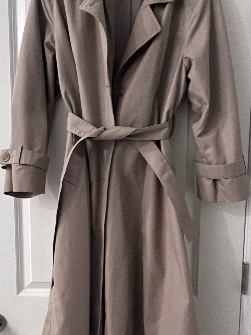 Classic Women's Trench Coat in Taupe